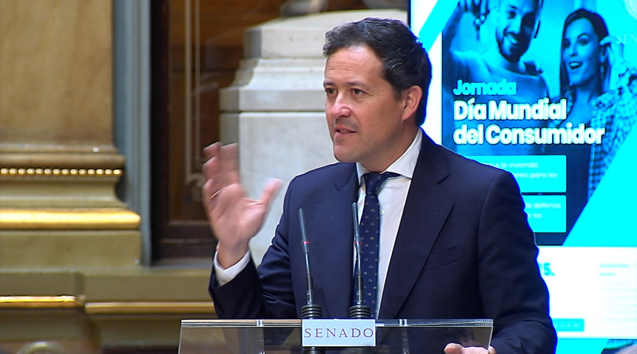CARLOS VELÁZQUEZ EXPONE LOS PROYECTOS DE VIVIENDA DE LA CIUDAD EN EL SENADO